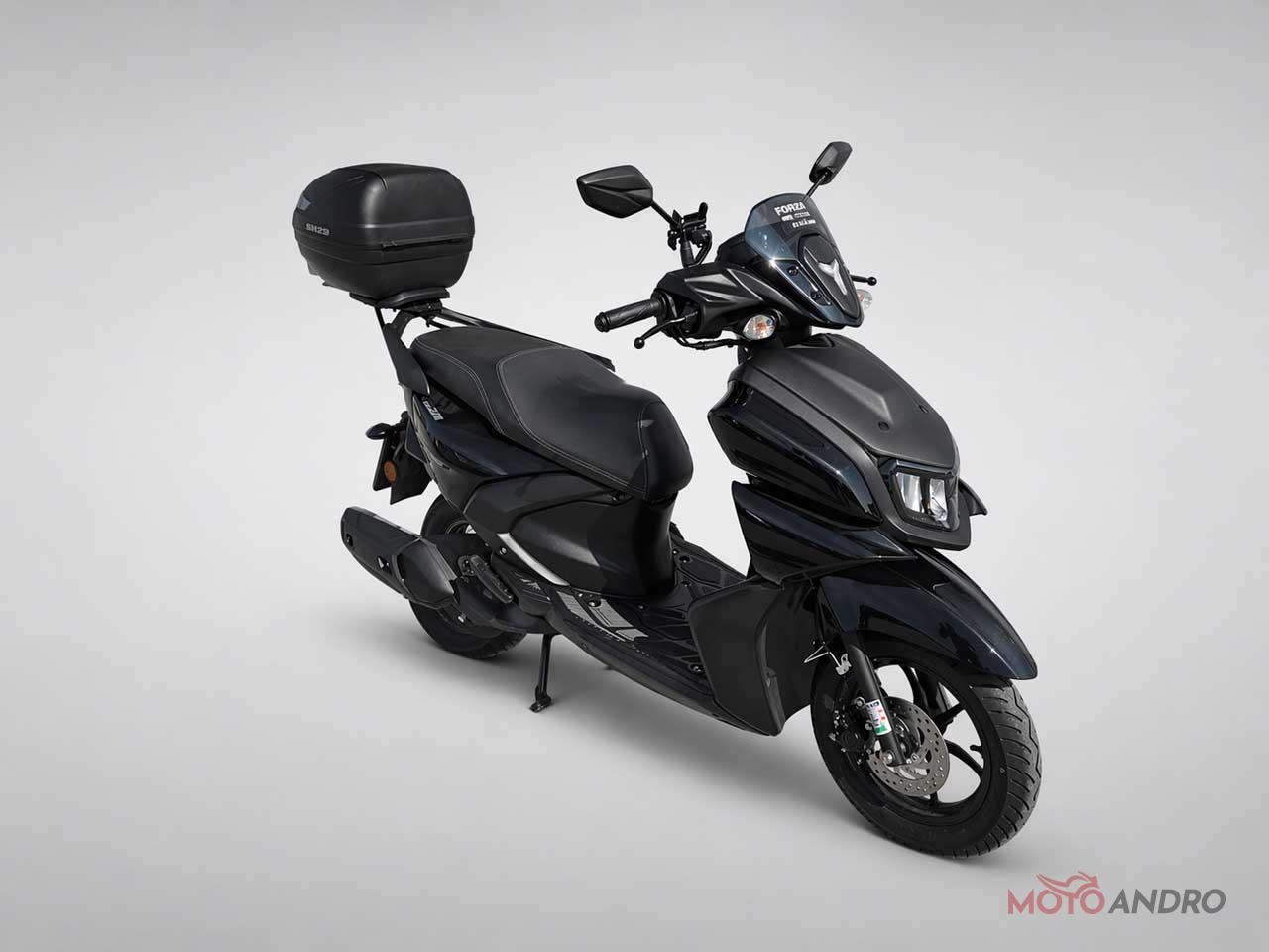 Rent Yamaha RayZR motorcycle, Moto Andro, Split